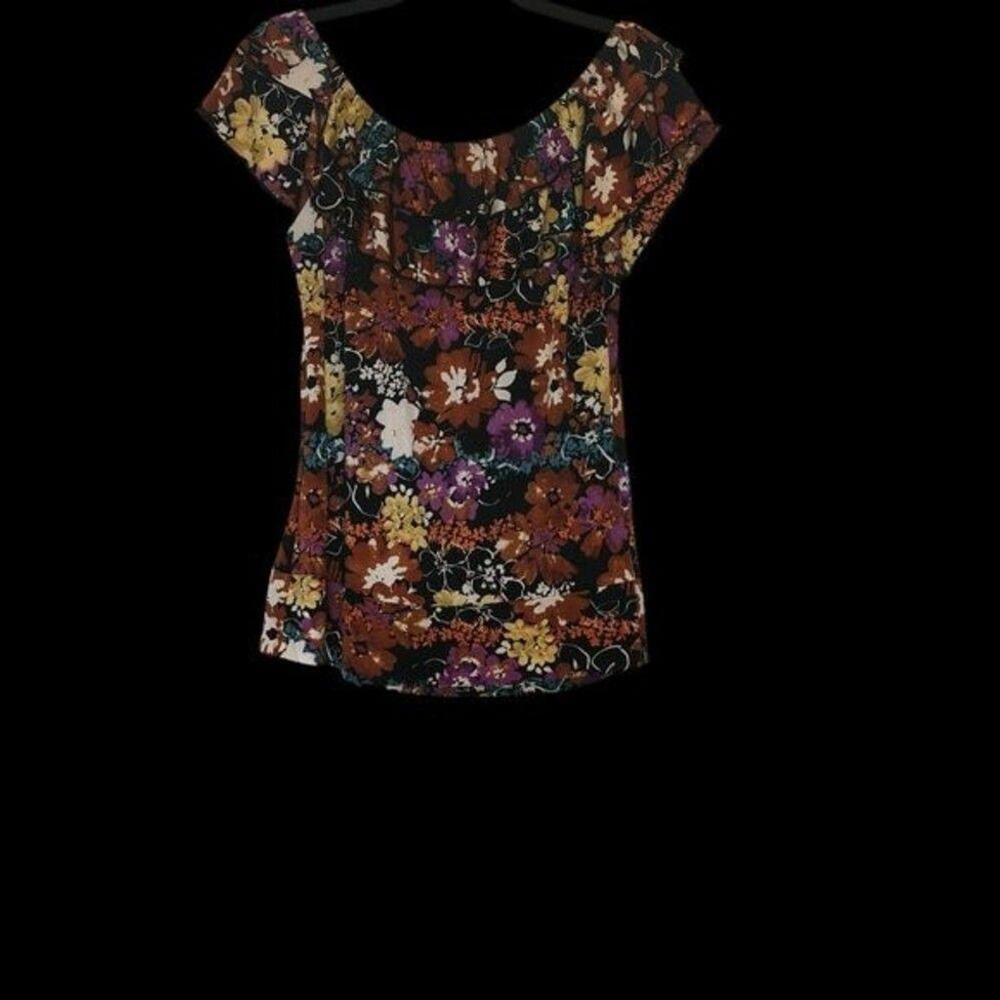 Essentials Floral Ruffle Top - Size L - Picture 2 of 4